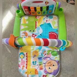 Fisher Price tummy time piano mat